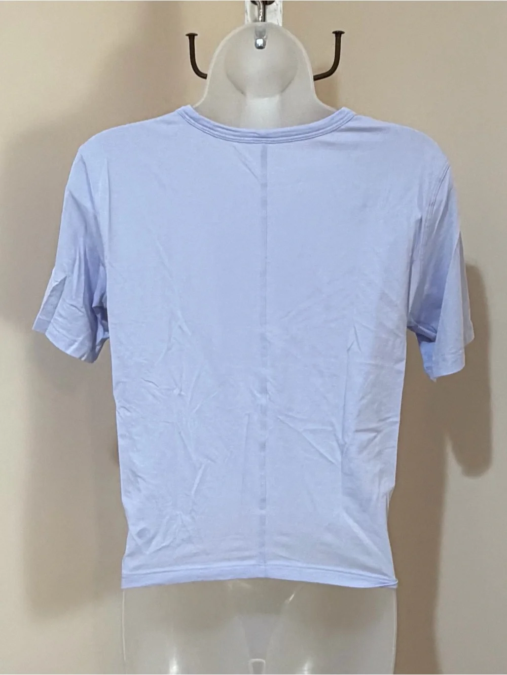NWOT LULULEMON CRESCENT TEE TWIST FRONT WAIST LENGTH TOP PASTEL BLUE  SIZE 4